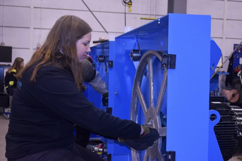 Wire Operator Women in the wire industry | WIRE