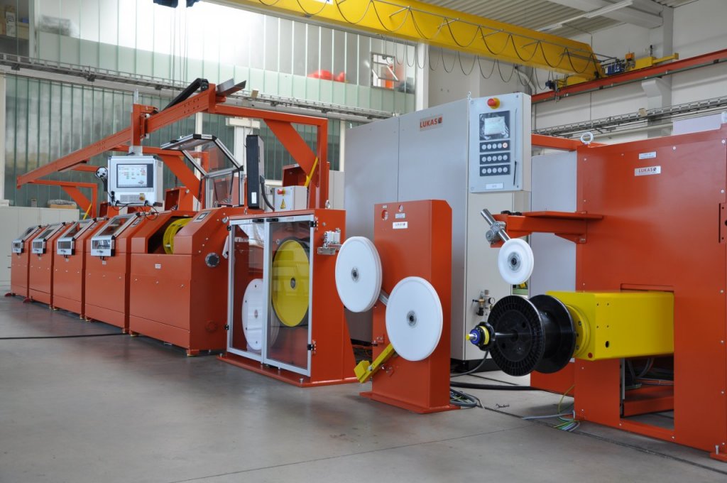 Horizontal taping machine WIRE