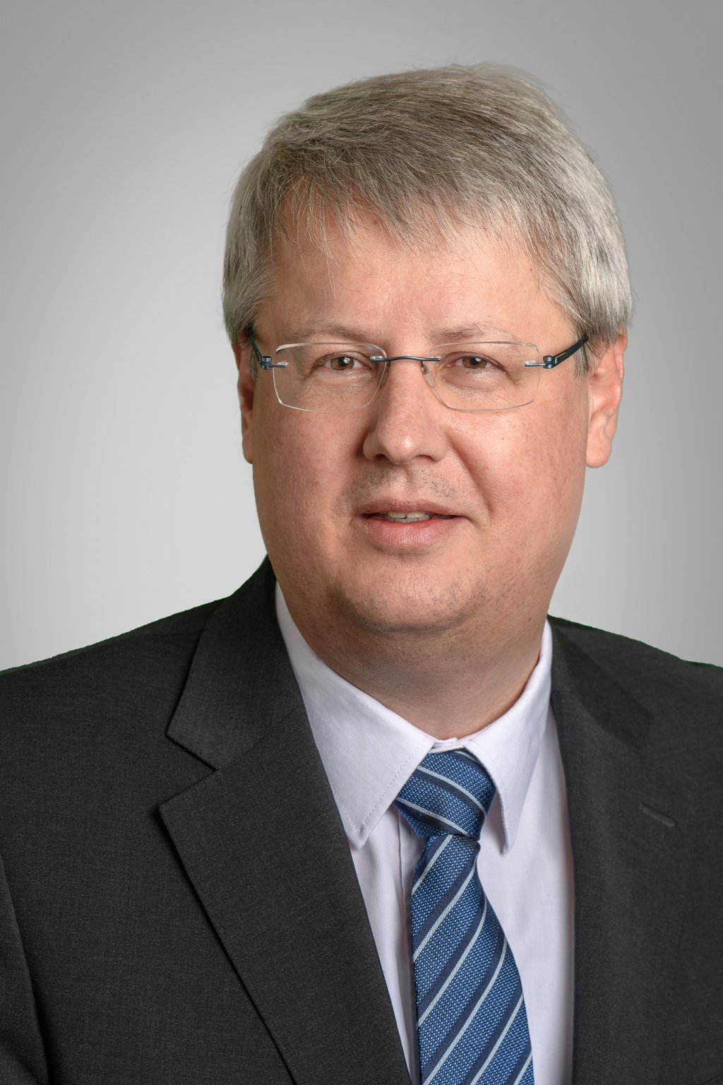 tradition-und-innovation-im-einklang-umformtechnik-massiv-leichtbau
