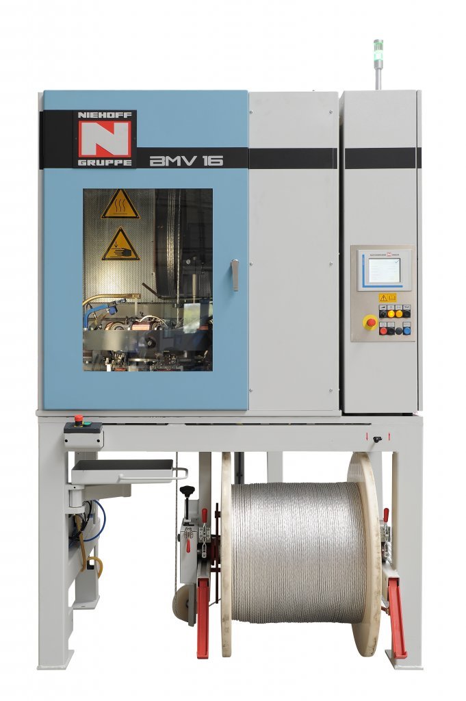 Industry 4.0 concept with a “BMV 16” braider WIRE