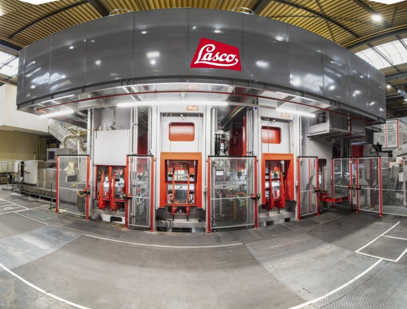 Ambitioniertes Refitting UMFORMTECHNIK Massiv+Leichtbau