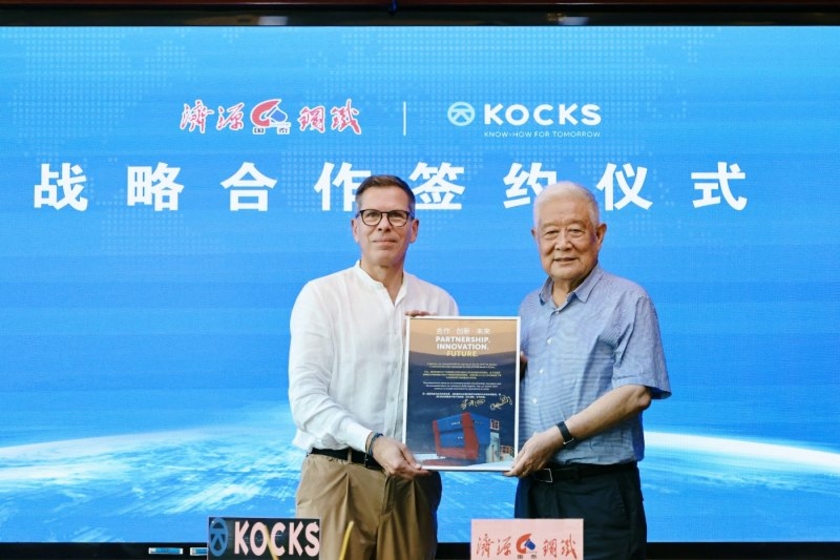 Stefan-Schwarz--General-Manager-bei-KOCKS-mit-Li-Yutian--Chairman-of-Jiyuan-Iron---Steel-Copyright-Kocks.jpg