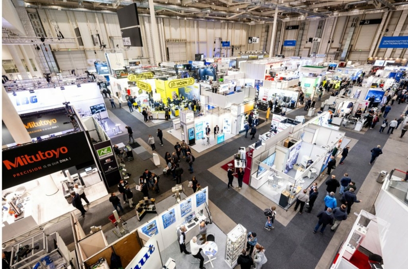 Blick-in-die-Messehallen-Copyright-Messe-Stuttgart.jpg