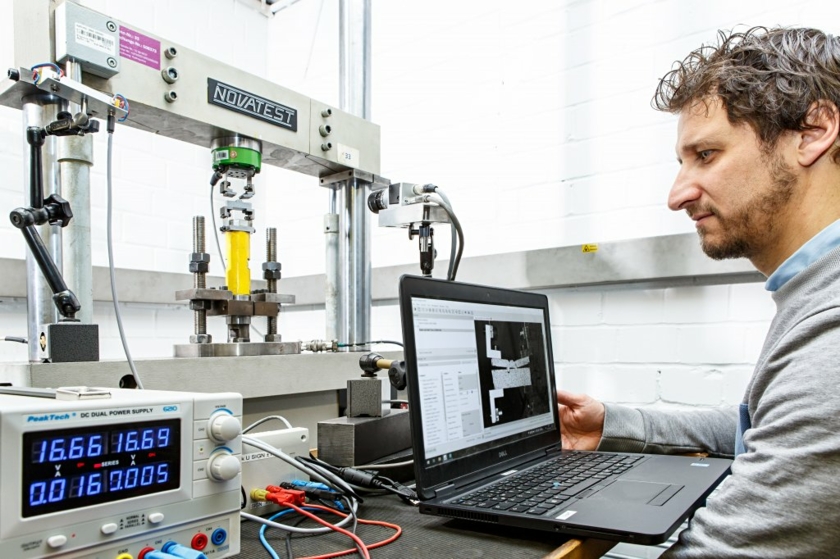 Experimentelle-Schwingfestigkeitsanalyse-Copyright-Fraunhofer-LBF.jpg