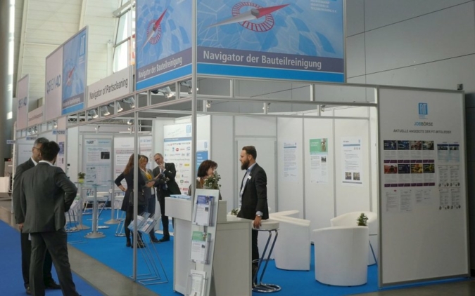 FiT-Messestand.jpg