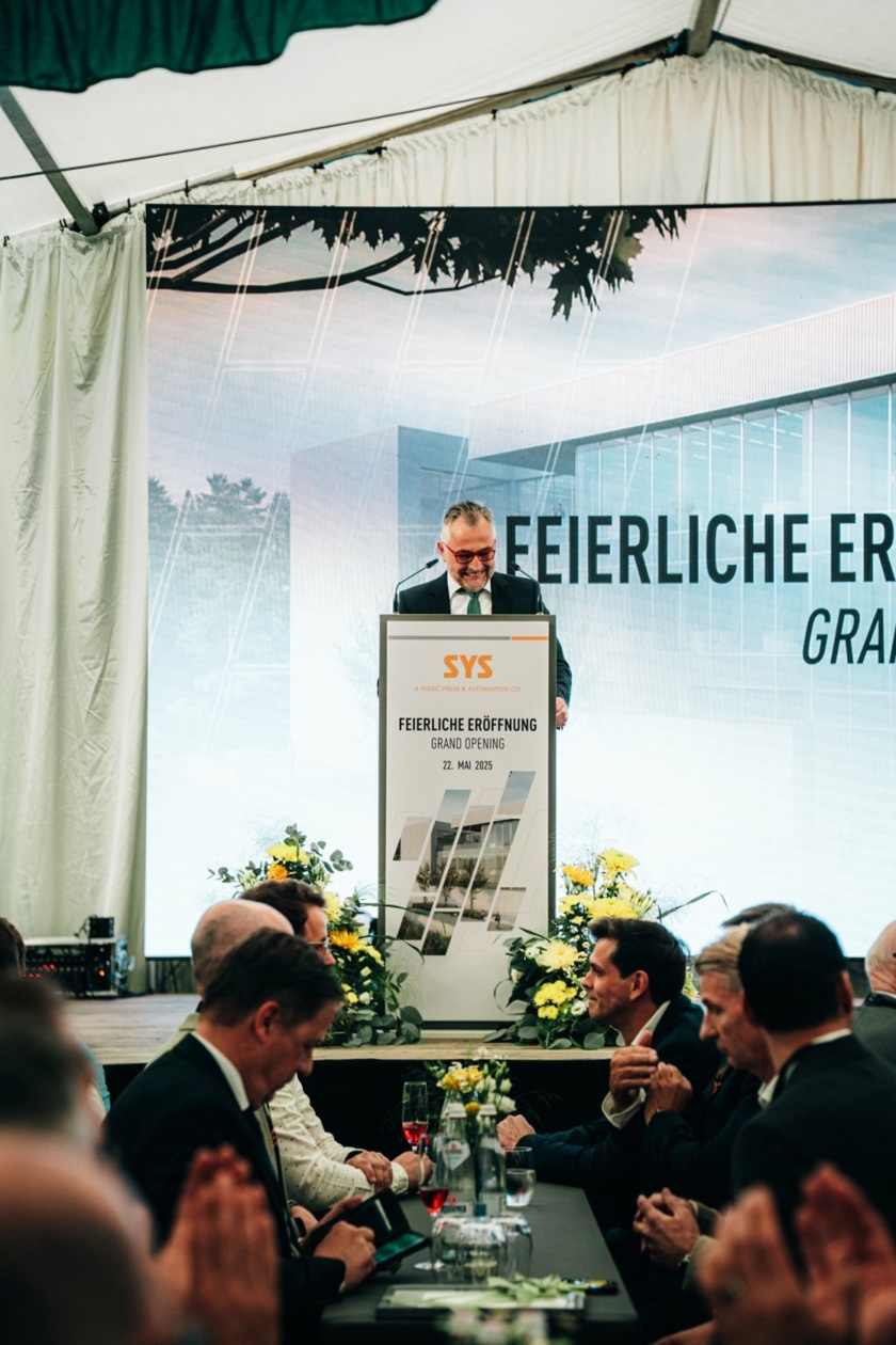 Eroeffnung-Grafenau.jpg