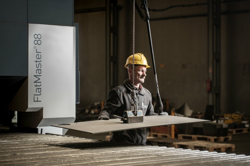 FlatMaster-88-fuer-schwere-Bleche-Copyright-Arku-Maschinenbau.jpg