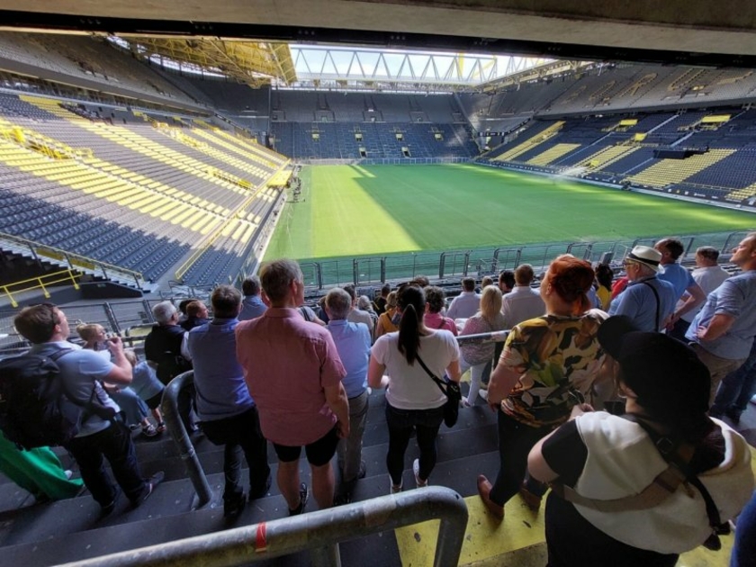 BVB-Stadion-Signal-Iduna-Park.jpeg