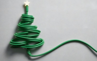 Weihnachtsbaum-Kabel-Copyright-Mehjabin-AdobeStock---mit-KI-generiert.jpeg