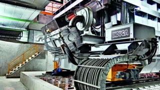 Aluminium-melting-casting-Copyright-Otto-Junker.jpg