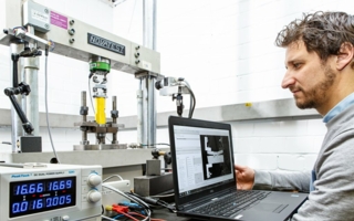 Experimentelle-Schwingfestigkeitsanalyse-Copyright-Fraunhofer-LBF.jpg