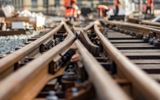 1748870050_12saarstahlgrueneschienenbahnbrechendererfolg.jpg
