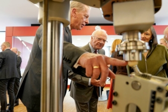 Carl-Gustaf-bei-ZwickRoell-Copyright-ZwickRoell.jpg
