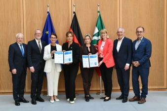 Gruppenbild-Nat--Giesserei-Kongress-Copyright-Bundesverband-der-Deutschen-Giesserei-Industrie.jpg