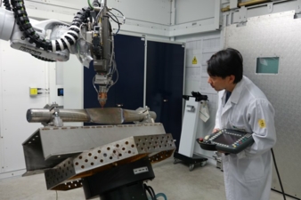 Hybride-Produktion-Copyright--Fraunhofer-IAPT--Catharina-Clemens.jpg