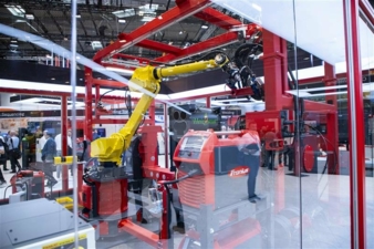 Cobot-Schweissstation.jpg