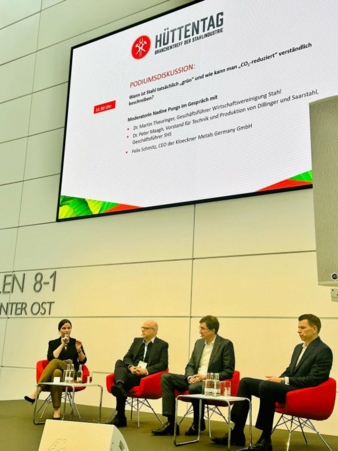 Huettentag-Podiuksdiskussion.jpg