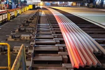 Schienenproduktion-Copyright-Saarstahl-Rail-Hayange.jpg