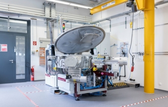 Anlage-fuer-Oberflaechenveredelungen-Copyright-Fraunhofer-IST.jpg