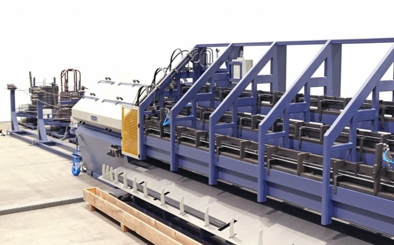 Fence panels from coils with one machine