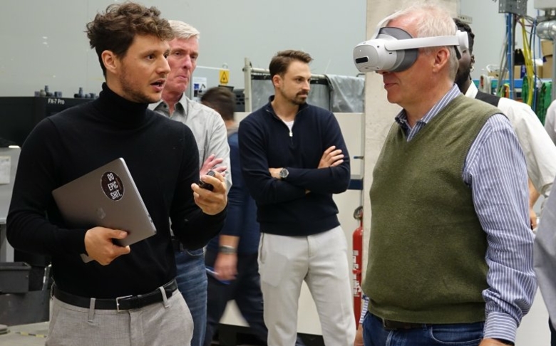 Robotergestütztes Auftragschweißen durch andere Brille sehen