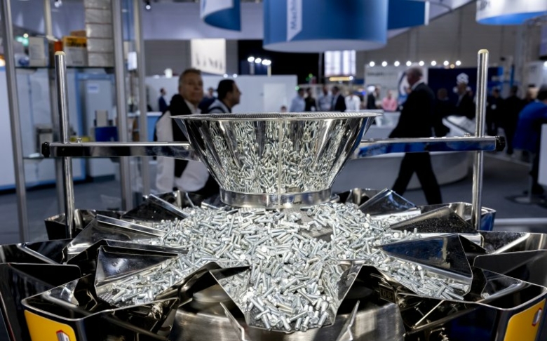 Springs and fastening machines & elements exclusive in hall 16