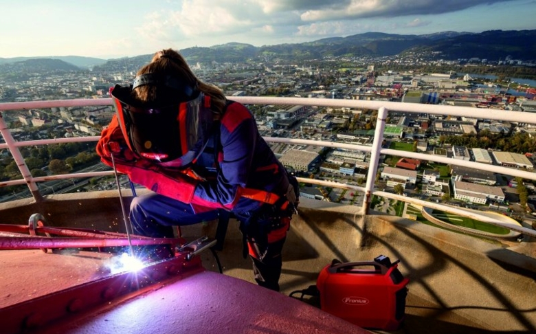 Fronius: Maximale Freiheit für E-Handschweißen